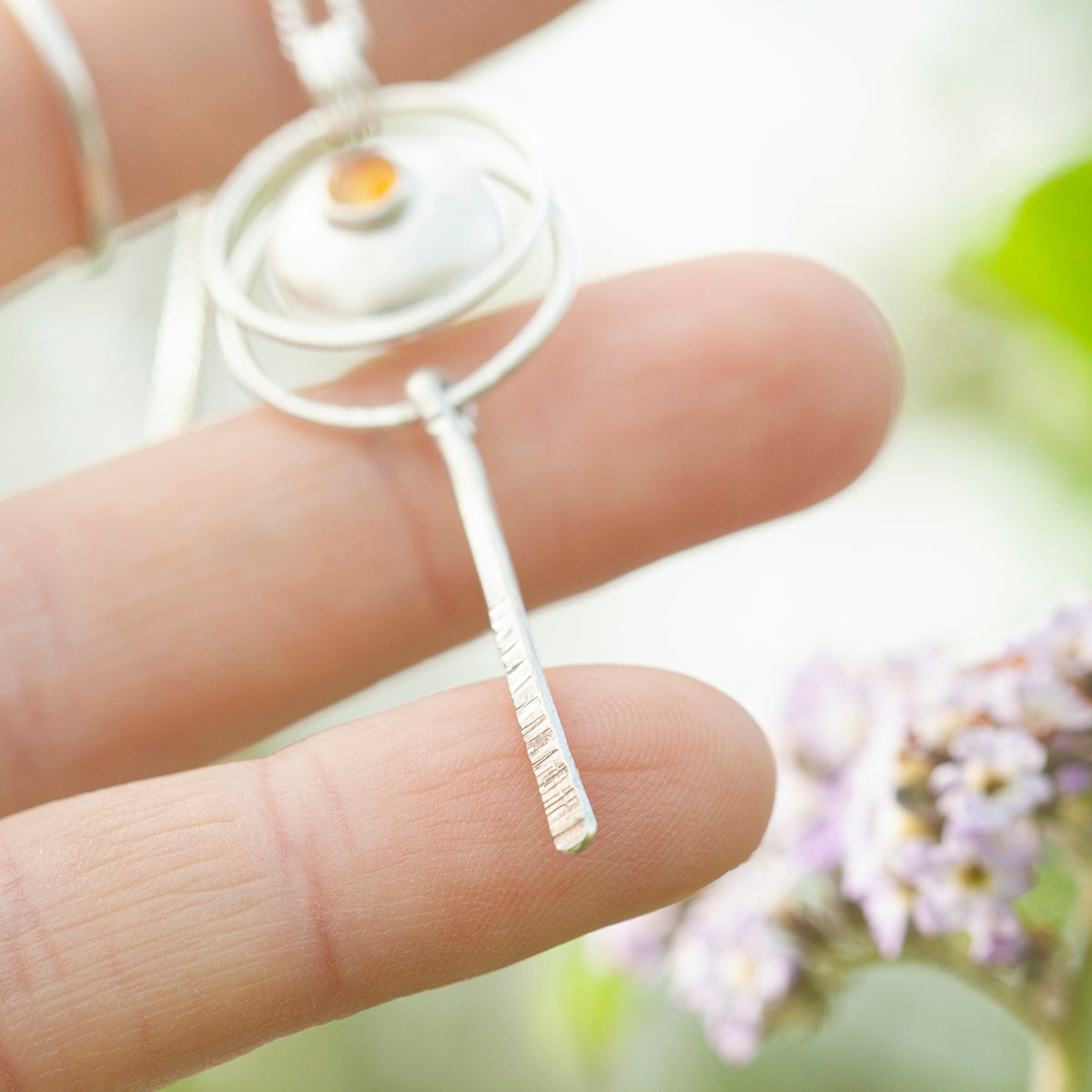 Pièce unique • Pendentif galet en argent avec citrine #5 (prêt à expédier)