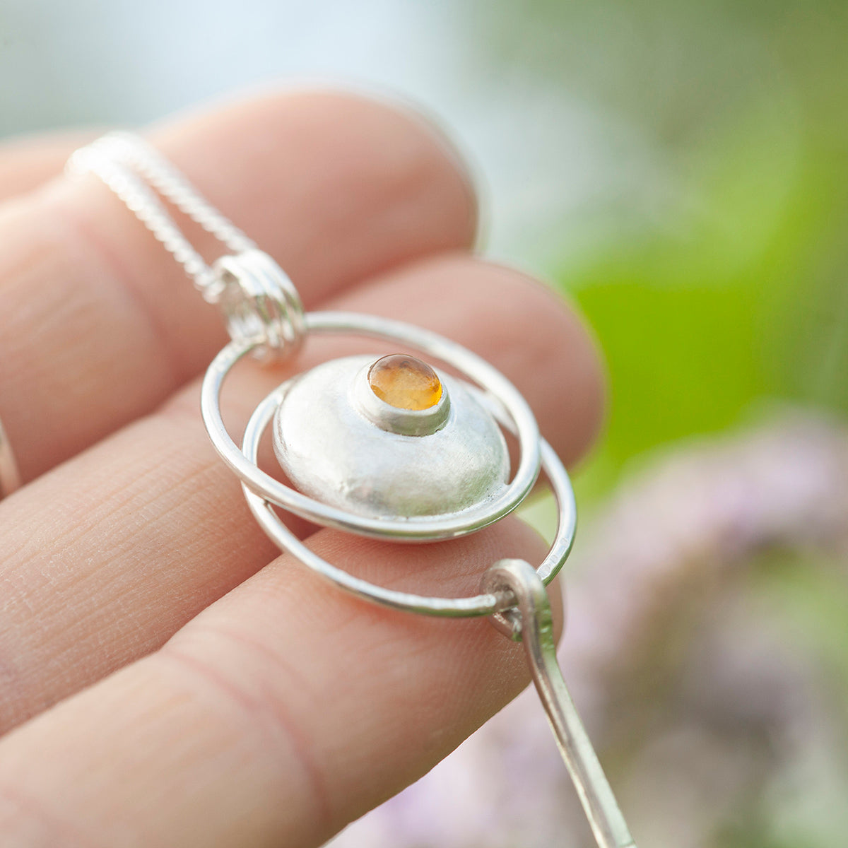 Pièce unique • Pendentif galet en argent avec citrine #5 (prêt à expédier)