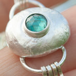 Cargar imagen en el visor de la galería, OOAK • Silver Pebble pendant with Kyanite #7 (ready to ship)
