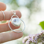 Lade das Bild in den Galerie-Viewer, OOAK • Silver Pebble pendant with Tanzanite #9 (ready to ship)
