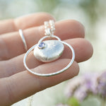 Lade das Bild in den Galerie-Viewer, OOAK • Silver Pebble pendant with Tanzanite #9 (ready to ship)
