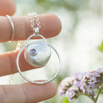 Lade das Bild in den Galerie-Viewer, OOAK • Silver Pebble pendant with Tanzanite #9 (ready to ship)
