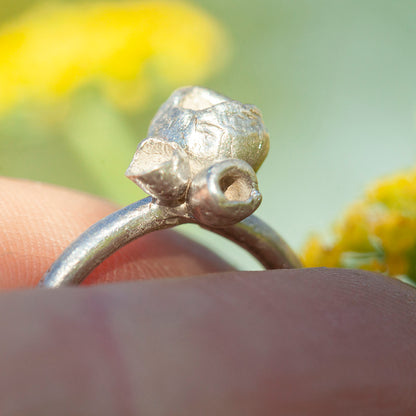Pieza única Nalae, anillo orgánico de plata #8 • talla 55,25 (listo para enviar)