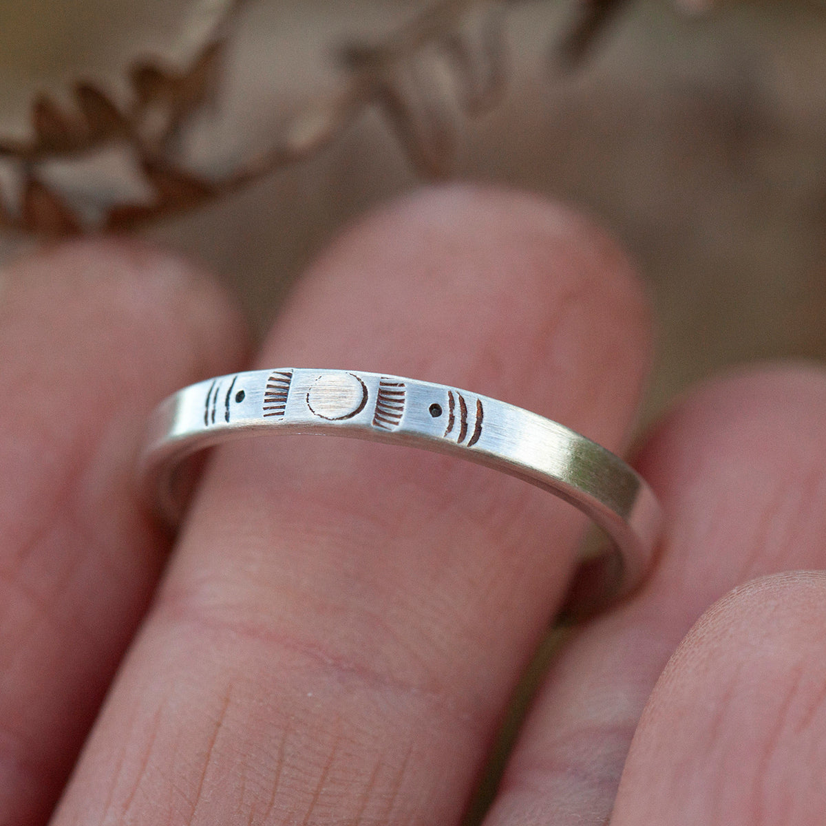 Ethno-Ring aus Silber Unikat #20 • verstellbar ~ Größe 65 (versandbereit)