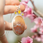 Cargar imagen en el visor de la galería, OOAK Aurae pendant #17 • Agate &amp; Opal (ready to ship)
