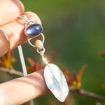 Charger l'image dans la galerie, OOAK Leaf pendant in silver #11 • Iolite &amp; Opal (ready to ship)
