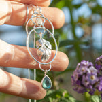 Cargar imagen en el visor de la galería, OOAK Leaf pendant in silver #6 • White Labradorite &amp; Kyanite (ready to ship)
