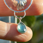 Cargar imagen en el visor de la galería, OOAK Leaf pendant in silver #6 • White Labradorite &amp; Kyanite (ready to ship)
