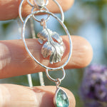 Cargar imagen en el visor de la galería, OOAK Leaf pendant in silver #6 • White Labradorite &amp; Kyanite (ready to ship)
