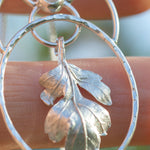 Cargar imagen en el visor de la galería, OOAK Leaf pendant in silver #6 • White Labradorite &amp; Kyanite (ready to ship)
