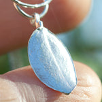 Cargar imagen en el visor de la galería, OOAK Leaf pendant #5 • Kyanite (ready to ship)
