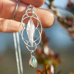 Charger l'image dans la galerie, OOAK Leaf pendant in silver #8 • Labradorite (ready to ship)
