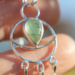 Cargar imagen en el visor de la galería, OOAK Leaf pendant in silver #12 • Prehnite (ready to ship)
