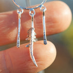 Cargar imagen en el visor de la galería, OOAK Leaf pendant in silver #12 • Prehnite (ready to ship)
