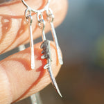 Cargar imagen en el visor de la galería, OOAK Leaf pendant in silver #12 • Prehnite (ready to ship)
