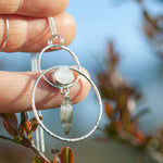 Charger l'image dans la galerie, OOAK Leaf pendant in silver #7 • White Labradorite ~ Rainbow Moonstone (ready to ship)
