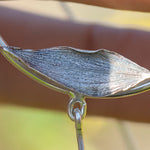 Cargar imagen en el visor de la galería, OOAK Oona silver necklace #4 • Dendritic agate &amp; casted leaf (ready to ship)
