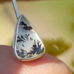 Cargar imagen en el visor de la galería, OOAK Oona silver necklace #4 • Dendritic agate &amp; casted leaf (ready to ship)
