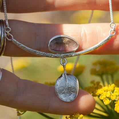 Pièce unique Collier Oona en argent #3 • Tourmaline pastèque & feuille coulée (prêt à expédier)