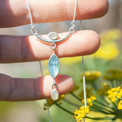 Uniek exemplaar Oona zilveren ketting #5 • Kyaniet & opalen (klaar voor verzending)
