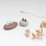 Cargar imagen en el visor de la galería, OOAK earrings with plant imprint #2 • brass (ready-to-ship)

