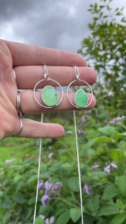 Pendentif Mae en argent pièce unique #16 • Chrysoprase  (prêt à expédier)