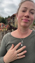 Cargar y reproducir el video en el visor de la galería, OOAK Leaf pendant #5 • Kyanite (ready to ship)
