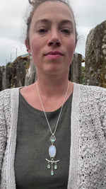 Cargar y reproducir el video en el visor de la galería, OOAK Aurae pendant #18 • White Labradorite &amp; Kyanites (ready to ship)
