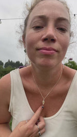 Charger et lire la vidéo dans la visionneuse de la Galerie, OOAK Osmose pendant #39 • Rutilated quartz &amp; Kyanite (ready to ship)
