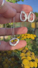 Video laden en afspelen in Gallery-weergave, OOAK Silver Tera pendant #1 (ready to ship)
