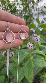 Video laden en afspelen in Gallery-weergave, OOAK Mae pendant in silver #21 • Rose Quartz (Ready to ship)
