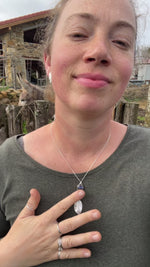 Charger et lire la vidéo dans la visionneuse de la Galerie, OOAK Leaf pendant in silver #11 • Iolite &amp; Opal (ready to ship)
