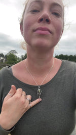 Cargar y reproducir el video en el visor de la galería, OOAK Leaf pendant in silver #12 • Prehnite (ready to ship)
