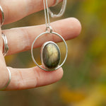 Afbeelding in Gallery-weergave laden, Choose Your Stone : Mae Pendant   (made to order)
