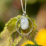 Lade das Bild in den Galerie-Viewer, Choose Your Stone : Kuora Pendant   (made to order)
