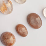 Cargar imagen en el visor de la galería, Choose Your Stone : Kuora Pendant   (made to order)
