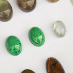Lade das Bild in den Galerie-Viewer, Choose Your Stone : Kuora Pendant   (made to order)
