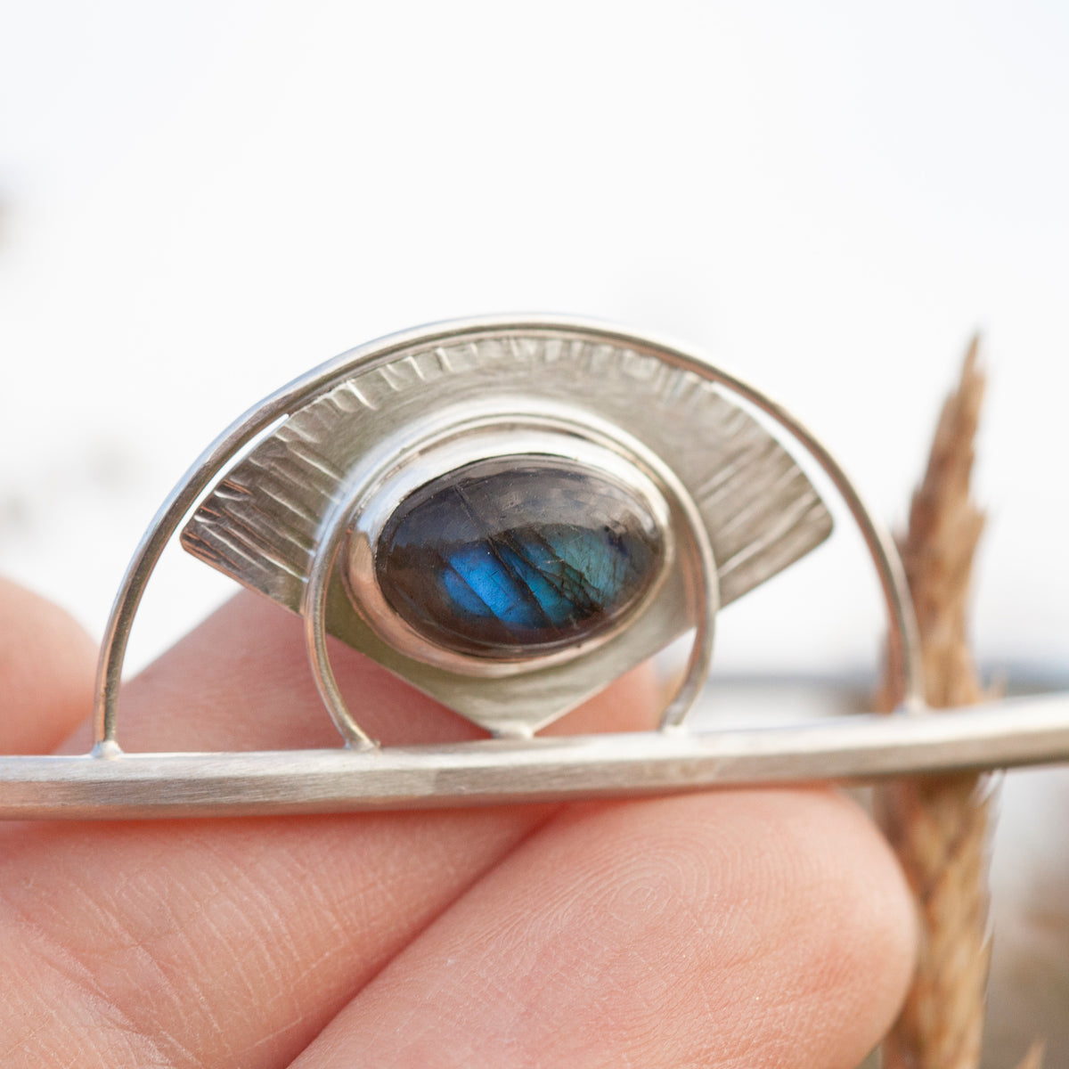Bracelet manchette en argent pièce unique avec labradorite (prêt à expédier)