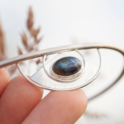 Bracelet manchette en argent pièce unique avec labradorite (prêt à expédier)