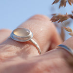 Charger l&#39;image dans la galerie, OOAK Peach onyx ring ~ Size 54 (ready-to-ship)

