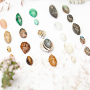 Choose Your Stone : Ajna ring   (made to order)