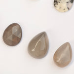 Cargar imagen en el visor de la galería, Choose Your Stone : Lia bracelet   (made to order)
