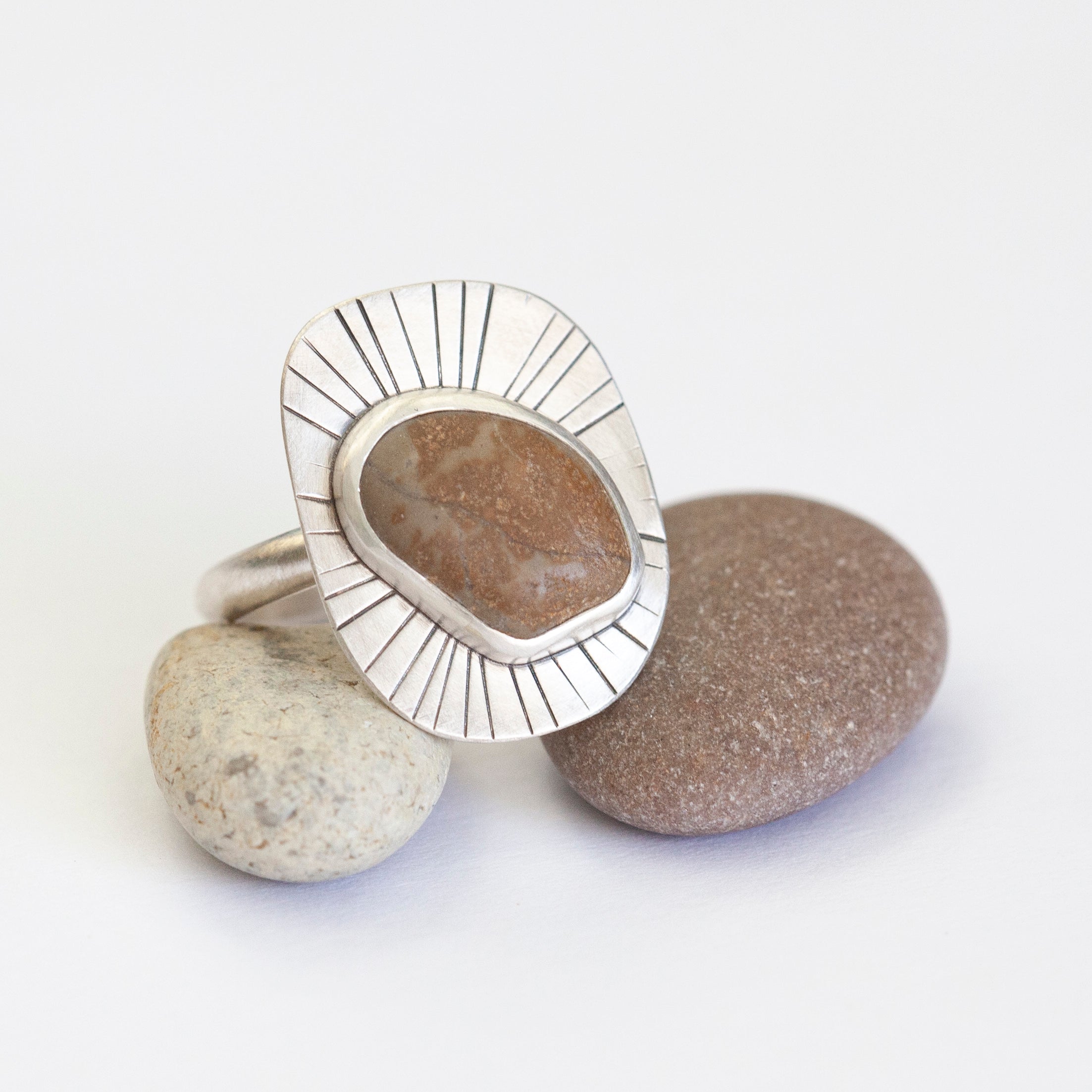 OOAK intuition ring with brown pebble ~ Size 53 (ready-to-ship)