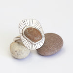Cargar imagen en el visor de la galería, OOAK intuition ring with brown pebble ~ Size 53 (ready-to-ship)
