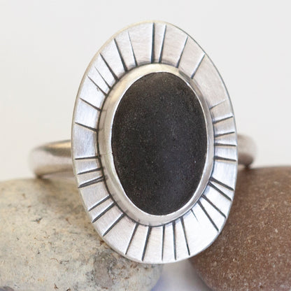 Bague intuition pièce unique avec galet noir ~ Taille 51 (prêt à expédier)