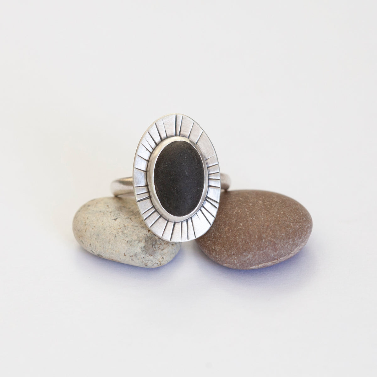 Anillo intuición pieza única con guijarro negro ~ Talla 51 (listo para enviar)