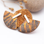 Cargar imagen en el visor de la galería, OOAK Aela ear jackets #10 • copper &amp; silver • vegetal imprint (ready-to-ship)
