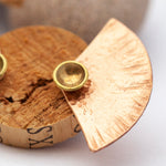 Cargar imagen en el visor de la galería, OOAK Aela ear jackets #9 • copper &amp; brass (ready-to-ship)

