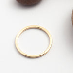 Afbeelding in Gallery-weergave laden, OOAK Simple square ring in solid 14k • size 54,25 (ready to ship)

