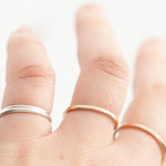 Lade das Bild in den Galerie-Viewer, OOAK Simple square ring in solid 14k • size 54,25 (ready to ship)
